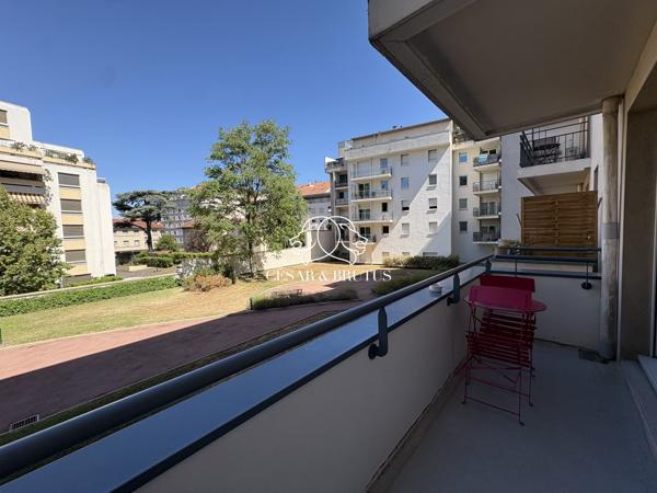 Lyon 8ᵉ – Rue Antoine Lumière – Beau T3 de 69m² avec balcon au calme