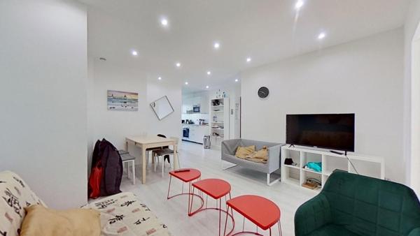 93 rue Marius Berliet-Lyon-69008 – Chambre 1 – T5 Meublé – 495 €CC