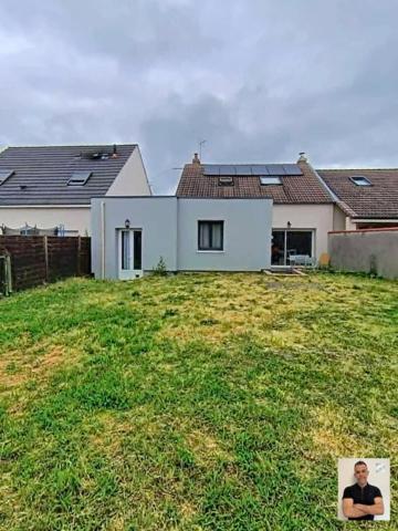 Maison  4 pièce(s) 141 m2