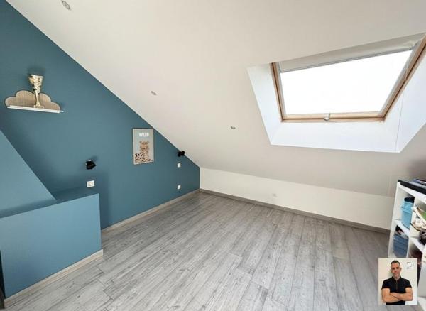 Maison  4 pièce(s) 141 m2