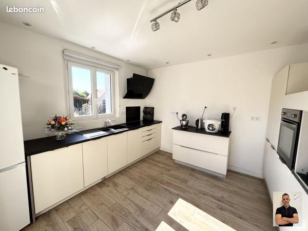 Maison  4 pièce(s) 141 m2
