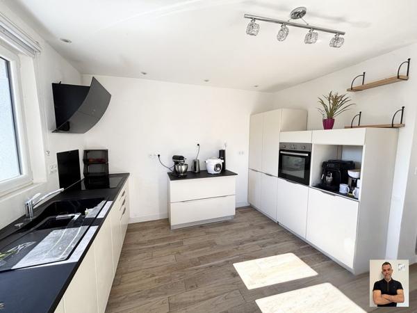 Maison  4 pièce(s) 141 m2