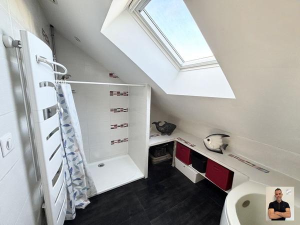 Maison  4 pièce(s) 141 m2
