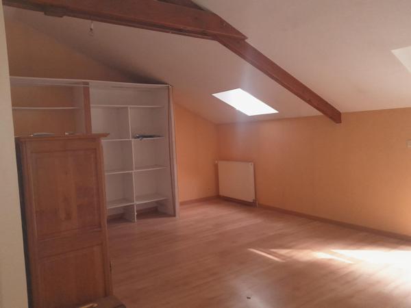 MAISON BATI DE QUALITE AVEC 4 CHAMBRES 2 GARAGES