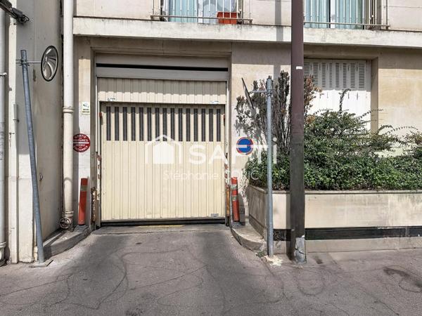 QUARTIER DU POINT DU JOUR - PLACE DE STATIONNEMENT A VENDRE