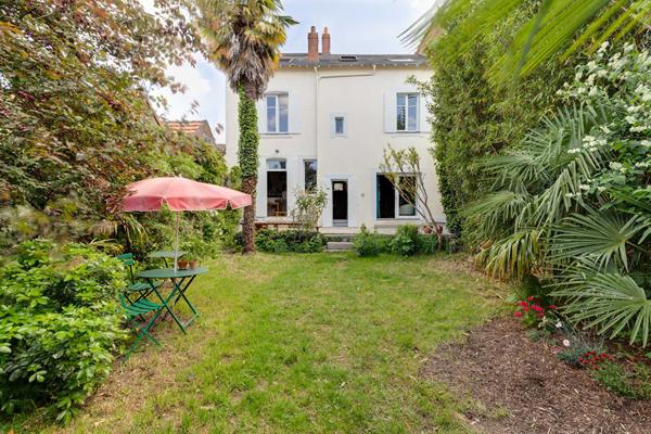 A VENDRE HOTEL PARTICULIER NANTES/CANCLAUX