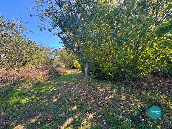 Terrain constructible de 806 m2 - MENNECY