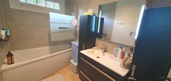 MAISON RÉNOVÉE DE PLAIN-PIED SANS VIS-A-VIS - 3 CHAMBRES