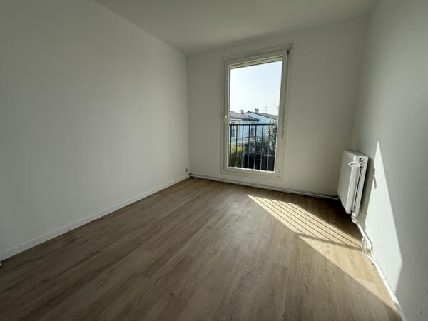 Maison de 3 chambres avec jardin et garage secteur épinette