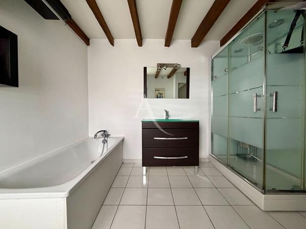 Charmant 3 pièces cosy et cocooning / parking / cave