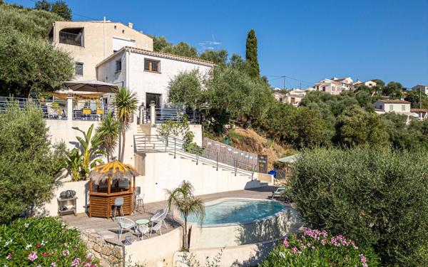 Maison à vendre    5 pièces • 134 m2 Colomars