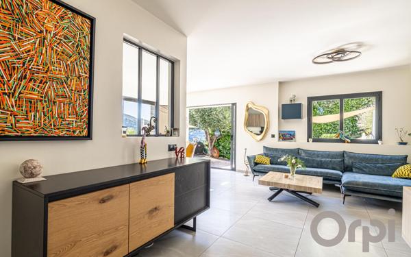 Maison à vendre    5 pièces • 134 m2 Colomars