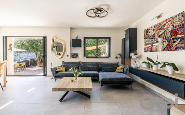 Maison à vendre    5 pièces • 134 m2 Colomars