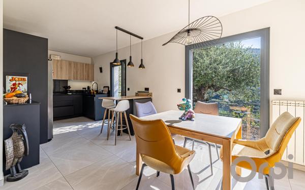 Maison à vendre    5 pièces • 134 m2 Colomars