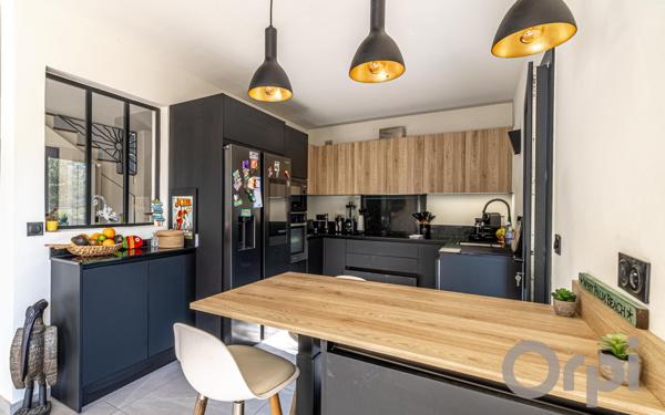 Maison à vendre    5 pièces • 134 m2 Colomars