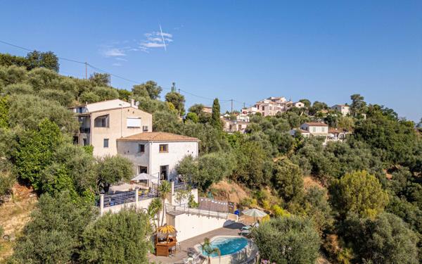 Maison à vendre    5 pièces • 134 m2 Colomars