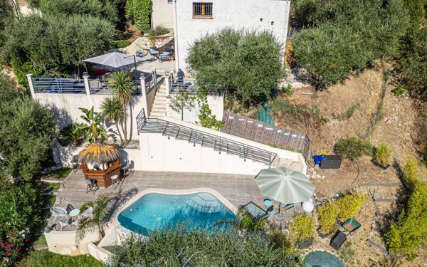 Maison à vendre    5 pièces • 134 m2 Colomars