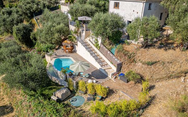 Maison à vendre    5 pièces • 134 m2 Colomars