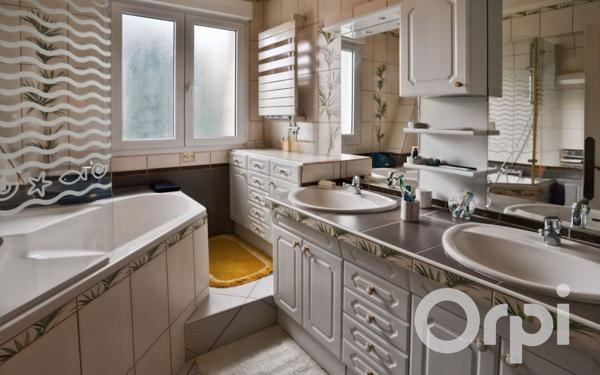 Maison à vendre    5 pièces •  Gisors