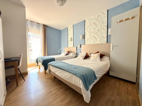 Commerce à vendre 36 pièces de 350 m²