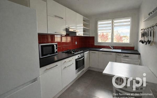 Appartement à vendre    3 pièces • 67,77 m2 Montigny-le-Bretonneux