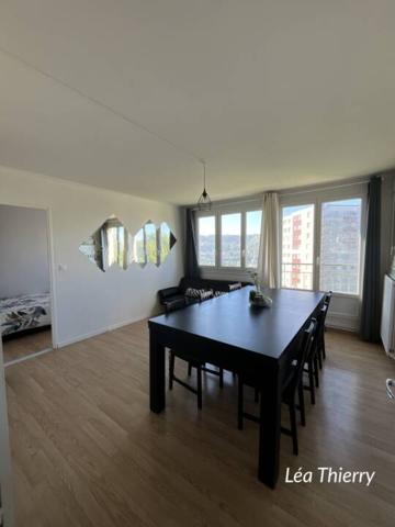 Appartement à louer 5 pièces de 79 m²