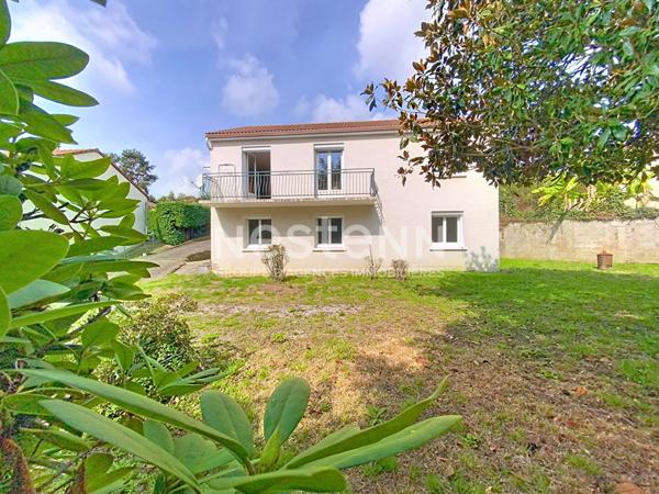 Maison familiale 119 m² - 4 chambres - terrain clos 825 m² - proximité Limoges