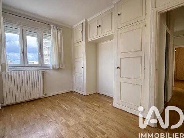 Location appartement 4 pièces 79 m² Nanterre