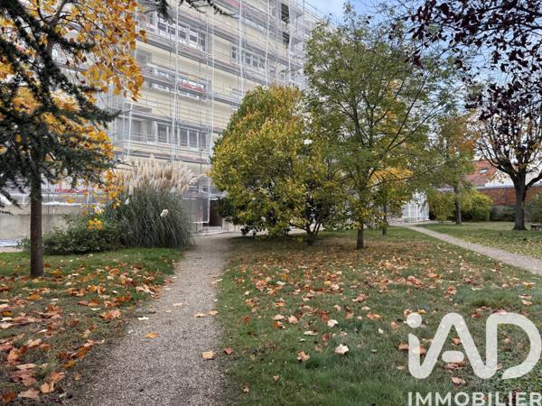 Location appartement 4 pièces 79 m² Nanterre