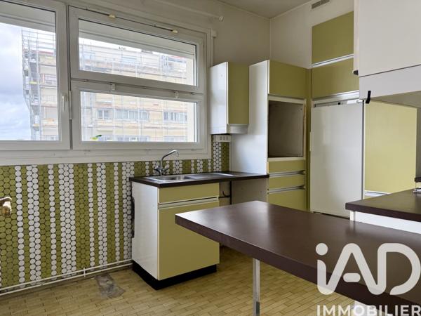 Location appartement 4 pièces 79 m² Nanterre
