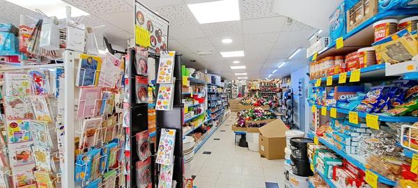 Immeuble de rapport comprenant un local commercial - Forte Rentabilité ! Possibilité d'acquérir le local commercial libre d'occupation ! !