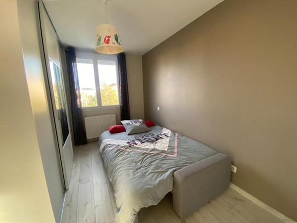 Maison Mitoyenne  4 pièces  Quartier calme et recherché à Oloron-Sainte-Marie