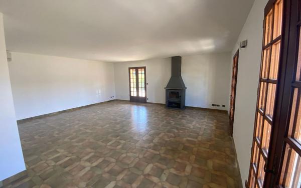 Maison à vendre    4 pièces • 12 m2 Izon