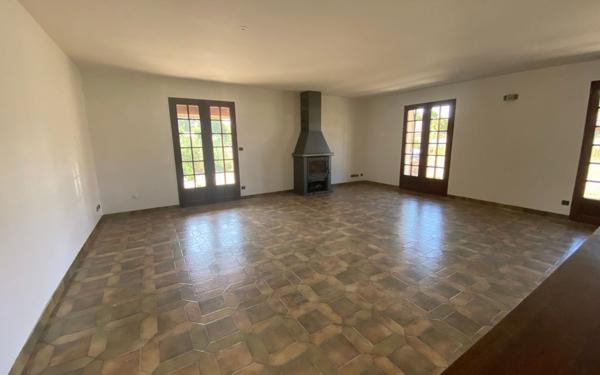 Maison à vendre    4 pièces • 12 m2 Izon