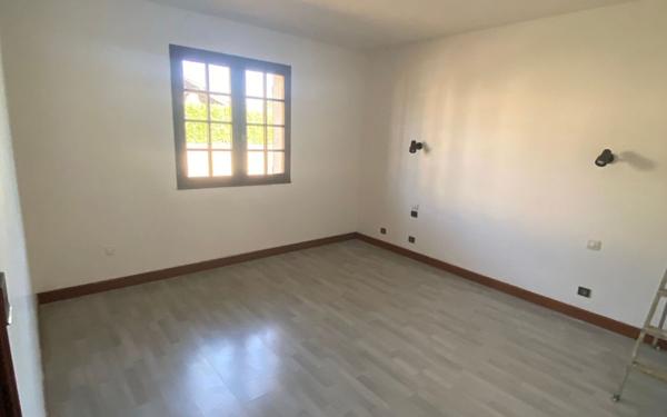 Maison à vendre    4 pièces • 12 m2 Izon