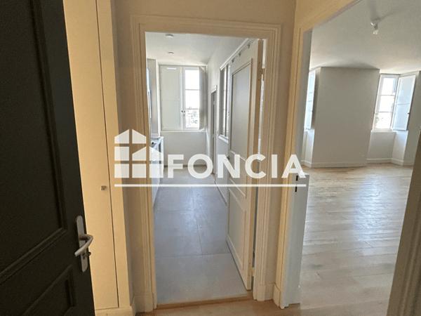 Location Appartement 3 pièces 87.29 m² - 20 RUE LATAPIE Pau 64000