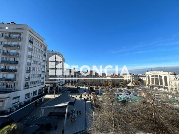 Location Appartement 3 pièces 87.29 m² - 20 RUE LATAPIE Pau 64000