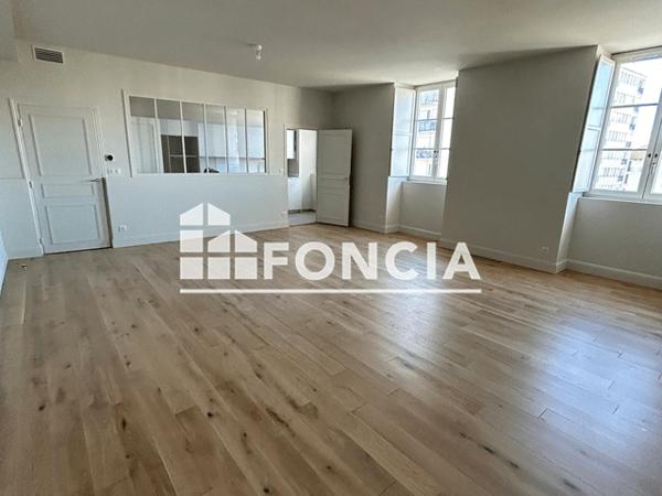 Location Appartement 3 pièces 87.29 m² - 20 RUE LATAPIE Pau 64000