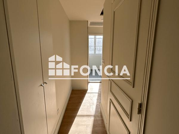 Location Appartement 3 pièces 87.29 m² - 20 RUE LATAPIE Pau 64000