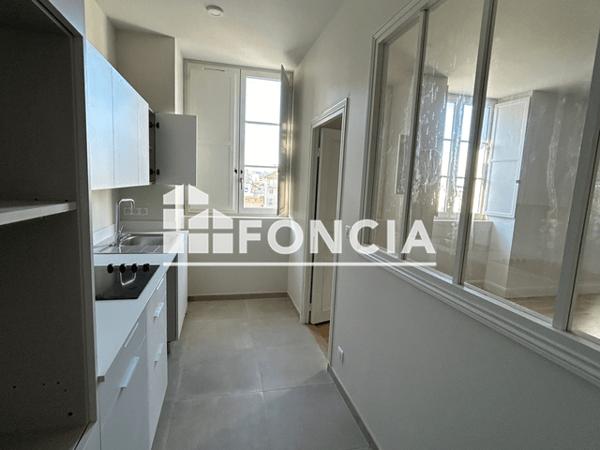 Location Appartement 3 pièces 87.29 m² - 20 RUE LATAPIE Pau 64000