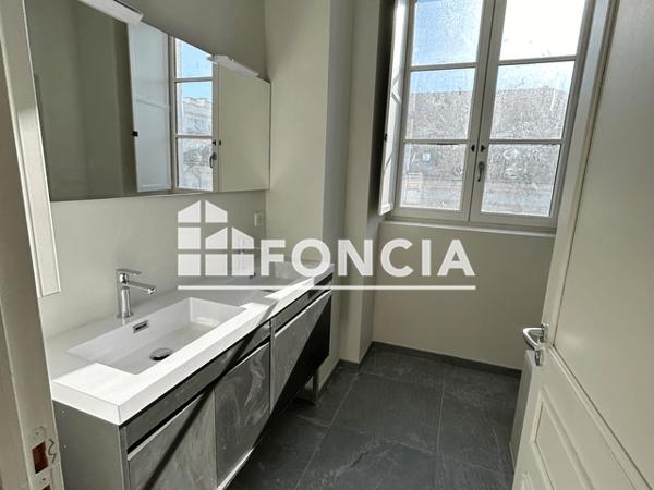 Location Appartement 3 pièces 87.29 m² - 20 RUE LATAPIE Pau 64000