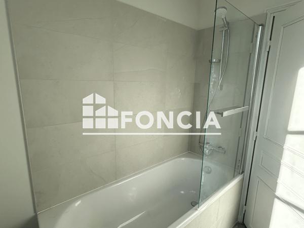 Location Appartement 3 pièces 87.29 m² - 20 RUE LATAPIE Pau 64000