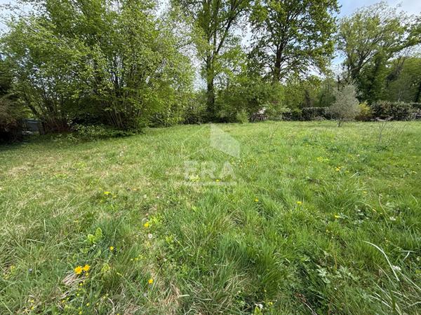 Terrain à bâtir de 800 m²