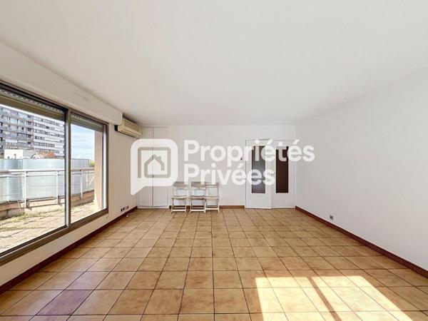 Nanterre - Spacieux 3 pièces de 84 m² - Dernier étage - Terrasse de 22 m² -  Box