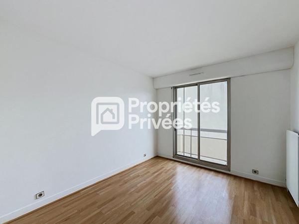 Nanterre - Spacieux 3 pièces de 84 m² - Dernier étage - Terrasse de 22 m² -  Box