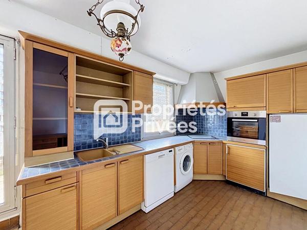 Nanterre - Spacieux 3 pièces de 84 m² - Dernier étage - Terrasse de 22 m² -  Box