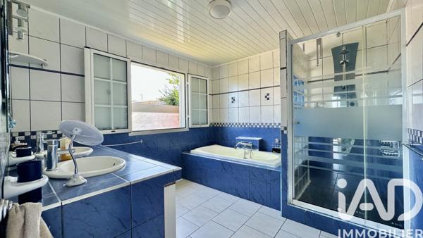 Maison à vendre 6 pièces 168 m² Le Tampon