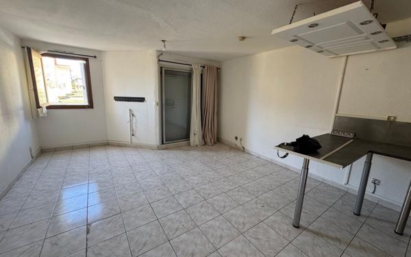 Appartement à vendre    1 pièce •  Sète