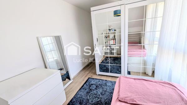A Montfermeil 93370  Appartement de 80M2, T4, 3 chambres, une terrasse de 10m2,  2 PLACES PARKINGS INTERIEURES