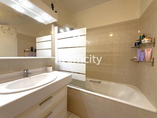 Appartement 3 pièces - 79 m² Exclusivité efficity